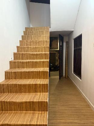 Shri Raghuveer Guest House,Rajendra Niwas Tulsi Nagar Ayodhya,5 star