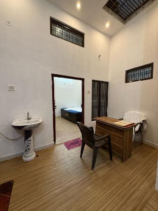 Shri Raghuveer Guest House,Rajendra Niwas Tulsi Nagar Ayodhya,5 star