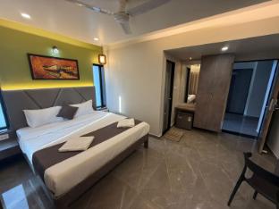 thepalm beach residency daman