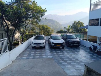 family castle munnar