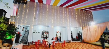 Brij Nandan Place,,2 star