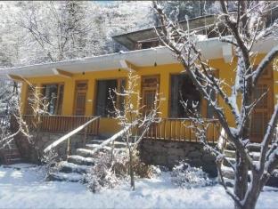 Himalayan The Walnut House ,,5 star