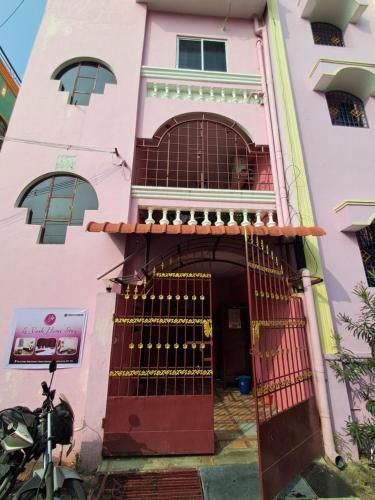 Le Yash Home Stay,,4 star