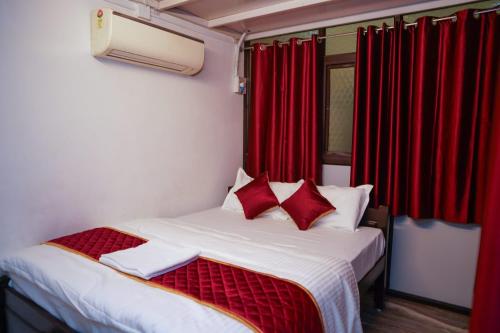 Le Yash Home Stay,,4 star