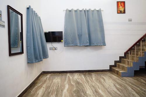 Le Yash Home Stay,,4 star