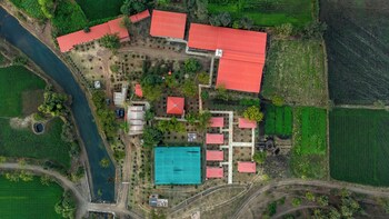 growpure luxury farm and nature resort