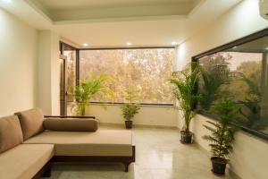 hotel divines residency