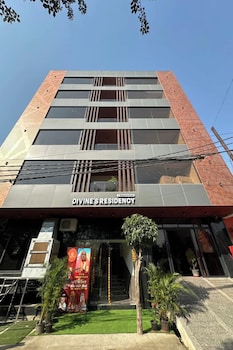 Hotel Divines Residency,,3 star