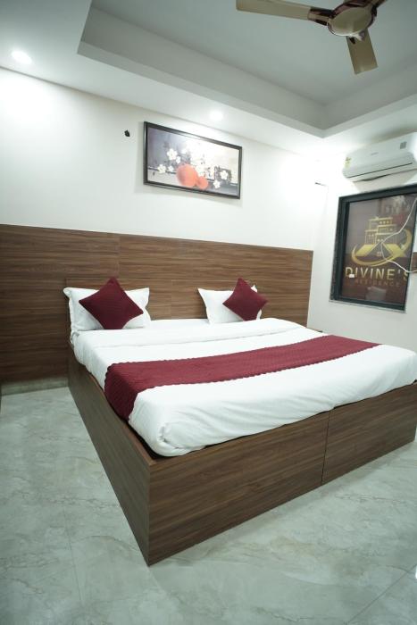 hotel divines residency