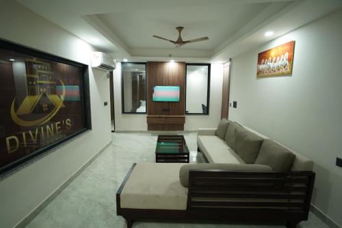 hotel divines residency