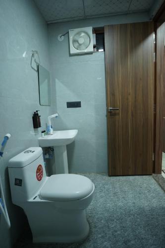 hotel divines residency