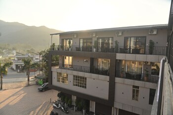 aarush hotel and resort