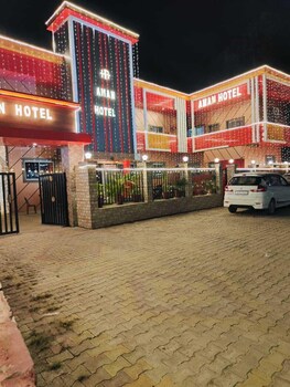Aman Hotel,,2 star