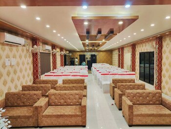 Aman Hotel,,2 star