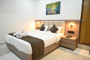 hotel city center executive magarpatta