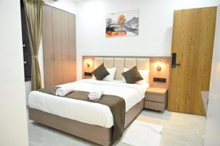 hotel city center executive magarpatta