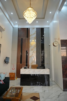 hotel city center executive magarpatta