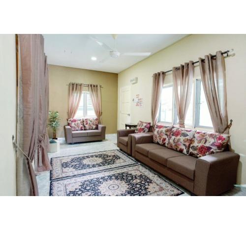 oyo 91271 cik ein homestay
