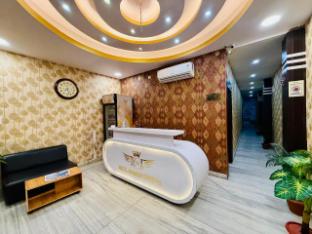 hotel magadh crystal