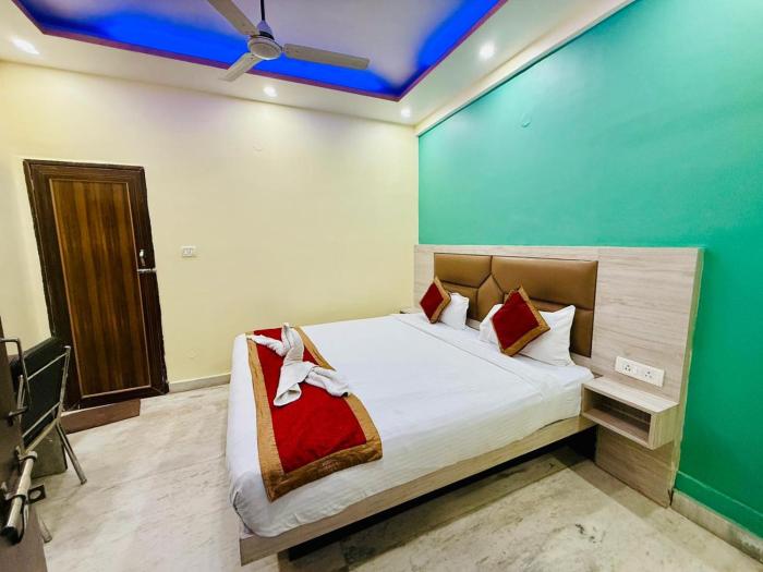 hotel magadh crystal