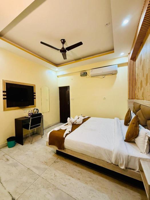hotel magadh crystal