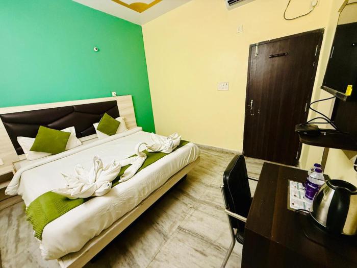 hotel magadh crystal