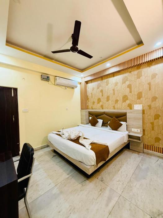 hotel magadh crystal