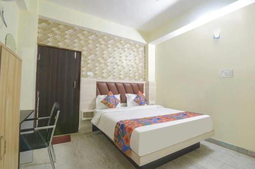 hotel magadh crystal