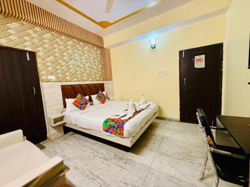 hotel magadh crystal