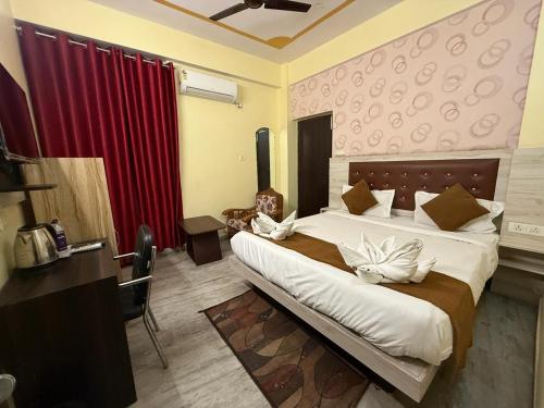 hotel magadh crystal