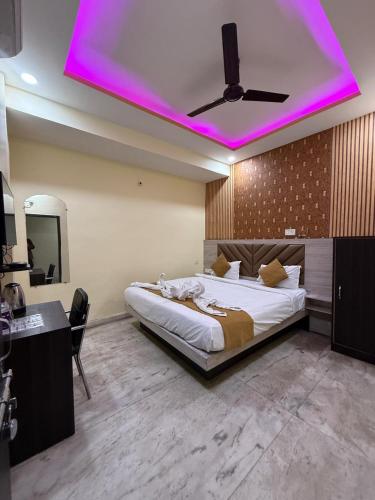 hotel magadh crystal
