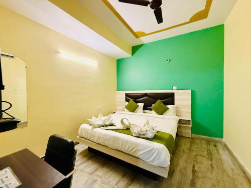 hotel magadh crystal