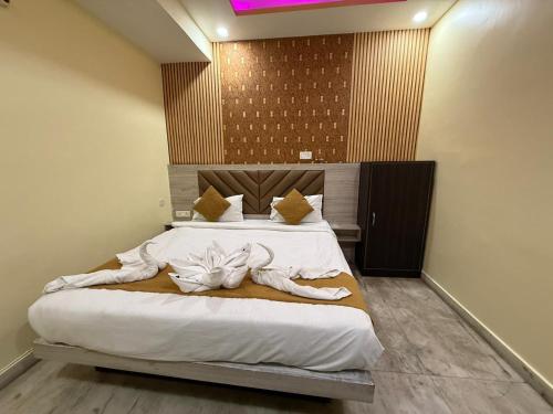hotel magadh crystal