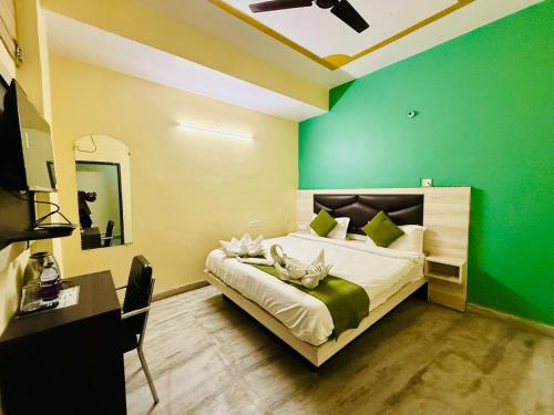 hotel magadh crystal