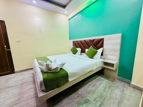 hotel magadh crystal