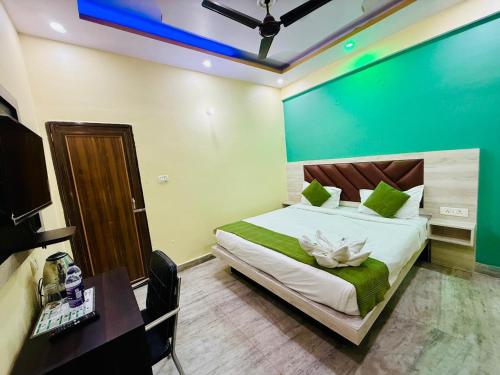 hotel magadh crystal