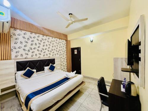 hotel magadh crystal