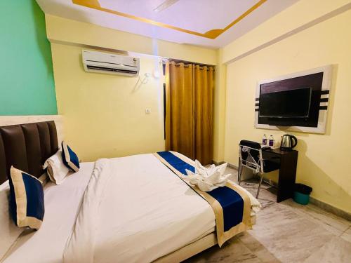 hotel magadh crystal