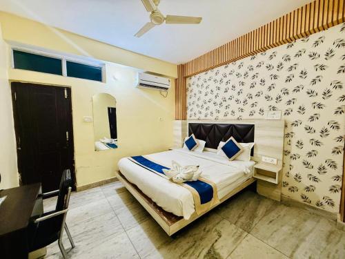 hotel magadh crystal