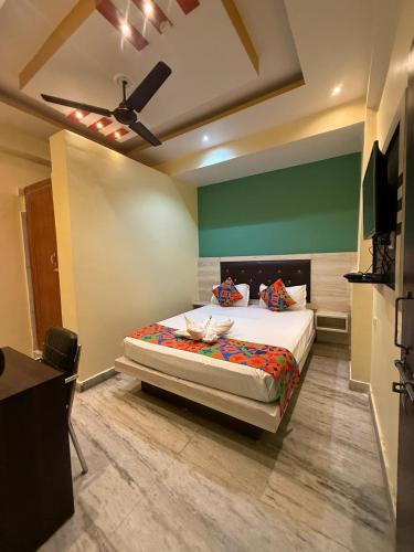 hotel magadh crystal