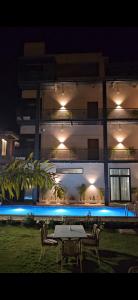Manobee By Aish Villas,,5 star