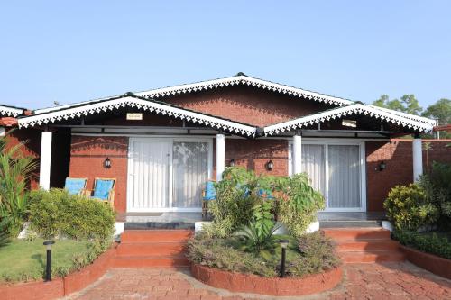 The Sangam Resort,,4 star