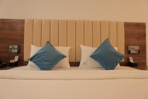 the sangam resort