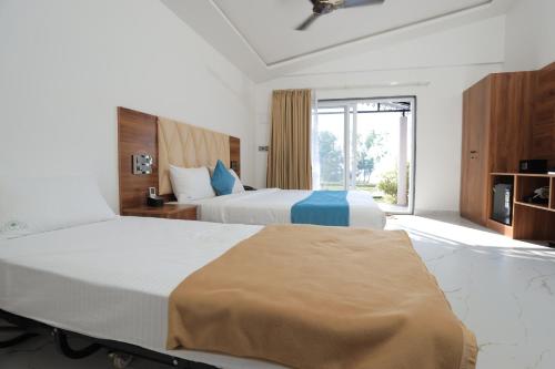 The Sangam Resort,,4 star