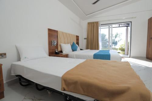 The Sangam Resort,,4 star