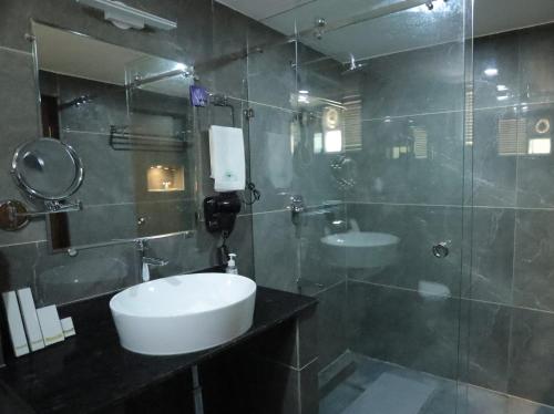 the sangam resort