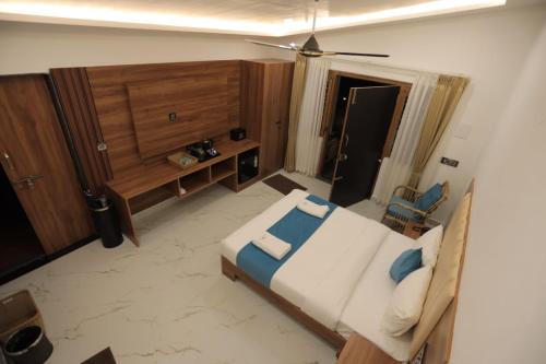 the sangam resort