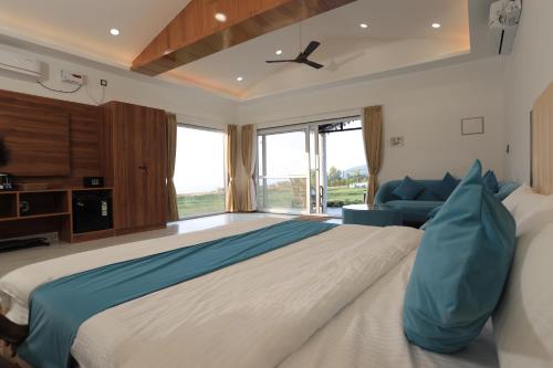 the sangam resort