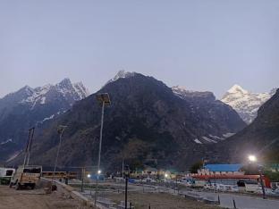 chauhan palace and restaurant badrinath uttarakhan
