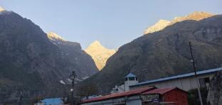 chauhan palace and restaurant badrinath uttarakhan